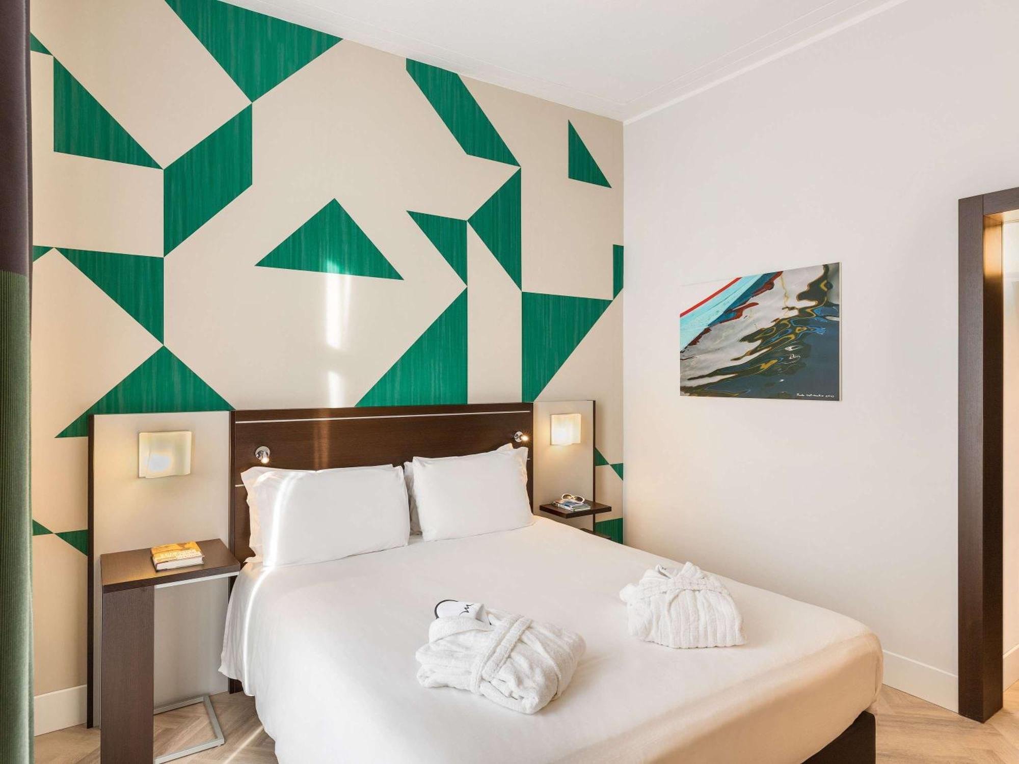 Mercure Centro Angioino 4* Naples